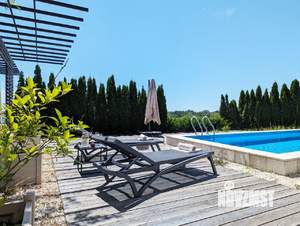 Дом 200м², 2-этажный, на длительный срок, 