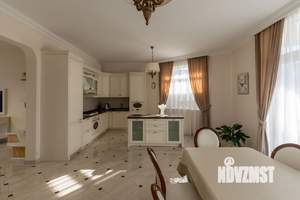 Коттедж 400м², 3-этажный, на длительный срок, 