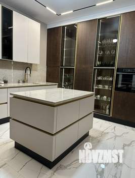 Дом 200м², 2-этажный, на длительный срок, 