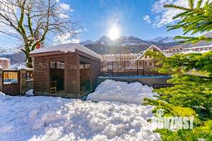 Дом 300м², 2-этажный, посуточно, 