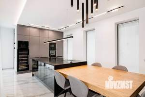 Коттедж 270м², 3-этажный, на длительный срок, 