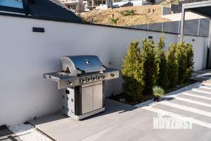 Коттедж 350м², 3-этажный, на длительный срок, 