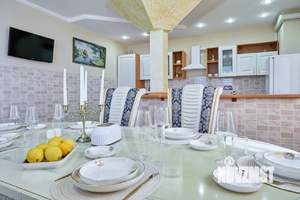 Дом 320м², 2-этажный, посуточно, 