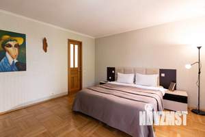 Дом 250м², 3-этажный, посуточно, 