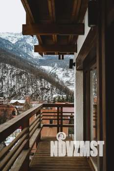 Дом 210м&sup2;, 3-этажный, посуточно, 