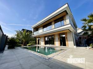 Коттедж 300м², 2-этажный, участок 6 сот.  