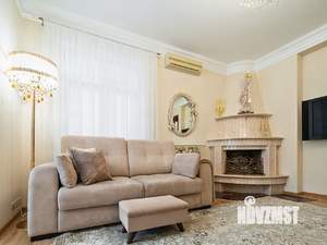 Дом 270м², 2-этажный, участок 8 сот.  