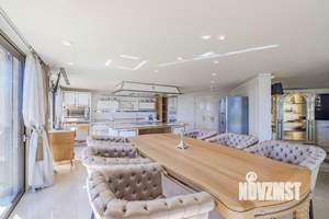 Дом 1040м², 2-этажный, участок 80 сот.  