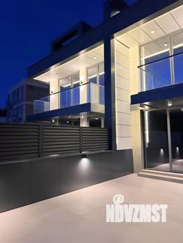 Дом 300м², 2-этажный, участок 6 сот.  