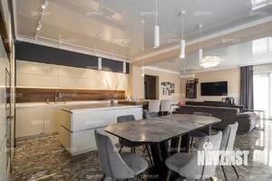 Дом 250м², 2-этажный, участок 7 сот.  