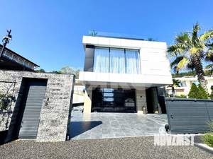 Дом 840м², 3-этажный, участок 10 сот.  