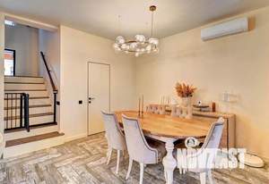 Коттедж 212м², 2-этажный, участок 5 сот.  