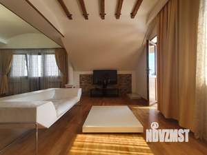 Дом 526м², 5-этажный, участок 4 сот.  