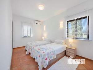 Коттедж 355м&sup2;, 2-этажный, участок 12 сот.  