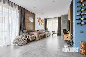 Дом 270м², 2-этажный, участок 8 сот.  