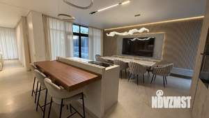 Дом 250м², 2-этажный, участок 6 сот.  