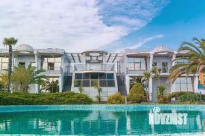 Дом 1000м², 2-этажный, участок 40 сот.  