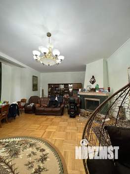 Коттедж 345м², 3-этажный, участок 4 сот.  
