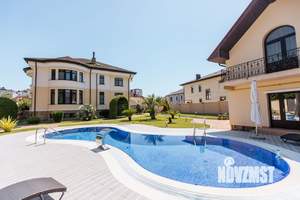 Дом 470м², 2-этажный, участок 23 сот.  