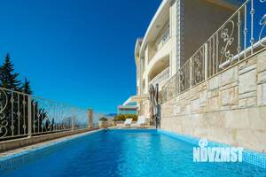 Дом 200м², 3-этажный, участок 6 сот.  