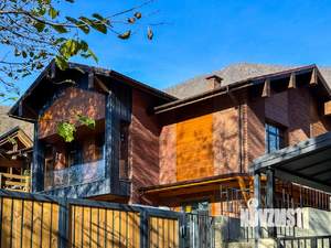 Дом 295м&sup2;, 2-этажный, участок 5 сот.  