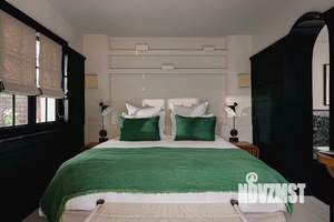 Дом 400м², 2-этажный, участок 15 сот.  