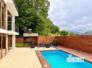 Коттедж 290м², 2-этажный, участок 8 сот.  