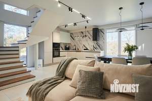 Дом 240м², 3-этажный, участок 6 сот.  