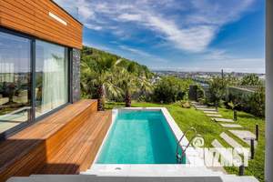 Дом 300м², 2-этажный, участок 8 сот.  