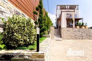 Дом 202м², 3-этажный, участок 10 сот.  