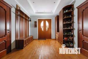 Дом 470м², 3-этажный, участок 12 сот.  