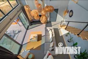 Коттедж 240м², 2-этажный, участок 5 сот.  