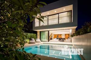 Дом 250м², 2-этажный, участок 7 сот.  