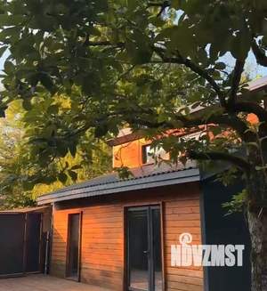 Дом 100м&sup2;, 2-этажный, участок 5 сот.  