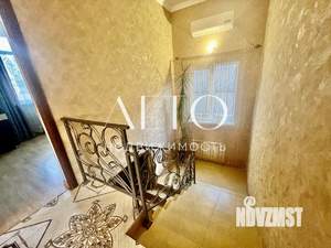 Дом 260м², 3-этажный, участок 8 сот.  