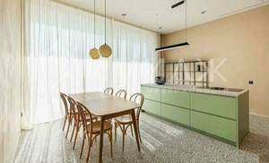 Дом 280м², 3-этажный, участок 7 сот.  