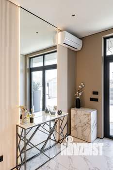 Дом 220м², 2-этажный, участок 6 сот.  