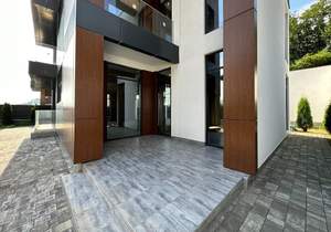 Дом 240м², 2-этажный, участок 5 сот.  