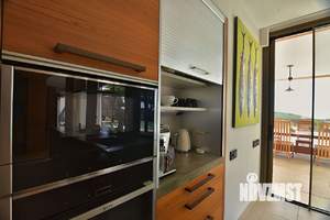 Коттедж 220м², 2-этажный, участок 6 сот.  