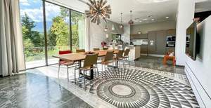 Дом 600м², 3-этажный, участок 40 сот.  