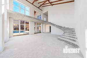 Дом 350м², 3-этажный, участок 10 сот.  