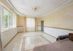 Дом 240м², 2-этажный, участок 10 сот.  