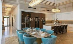 Дом 250м&sup2;, 2-этажный, участок 10 сот.  