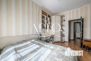 Дом 242м&sup2;, 3-этажный, участок 8 сот.  