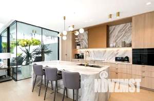 Коттедж 250м², 2-этажный, участок 8 сот.  