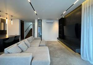 Дом 200м², 2-этажный, участок 6 сот.  