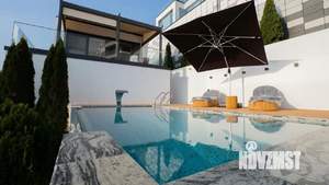 Дом 180м², 2-этажный, участок 4 сот.  