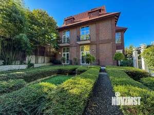 Коттедж 240м², 2-этажный, участок 7 сот.  