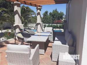 Коттедж 355м&sup2;, 2-этажный, участок 12 сот.  