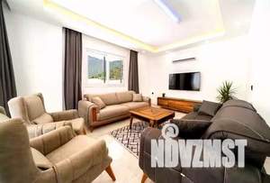Дом 250м², 2-этажный, участок 6 сот.  